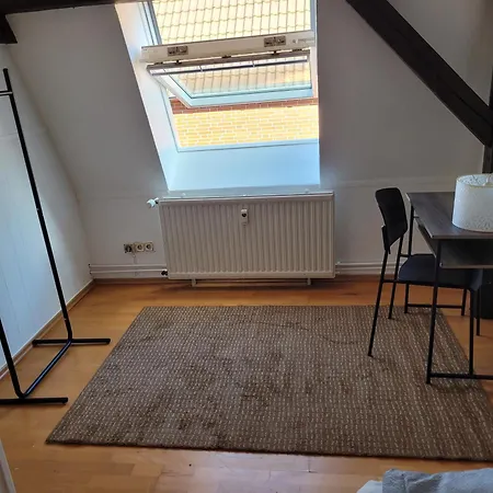 Campeggio Wg-zimmer In Villendachgeschoss Nahe Am Bahnhof *