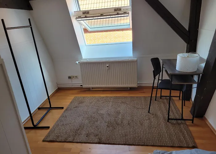 Campingplatz Wg-zimmer In Villendachgeschoß Nahe Am Bahnhof *